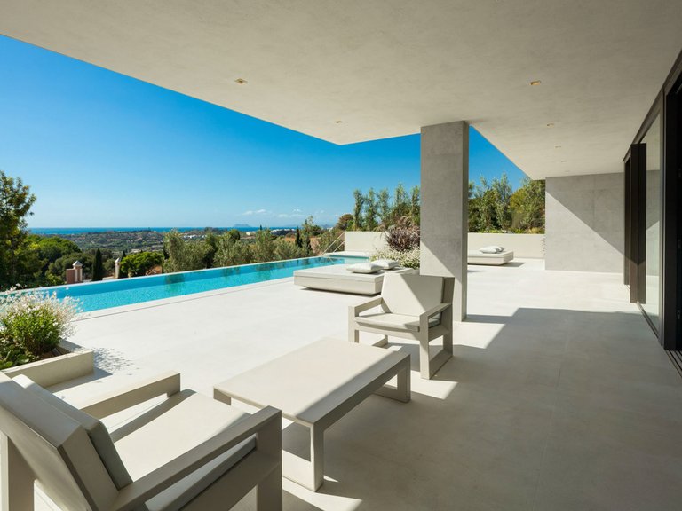 Villa for Sale in Los Flamingos, Malaga 7