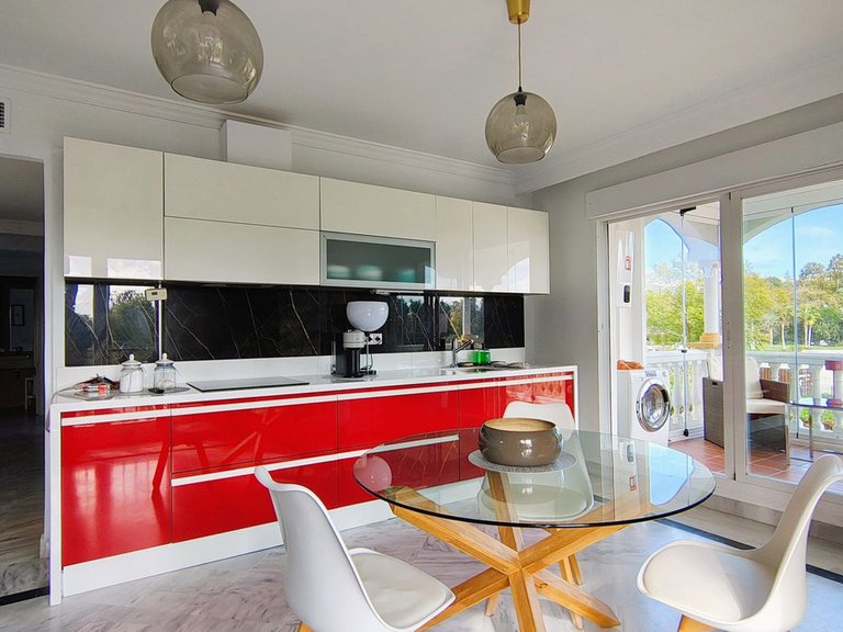 Apartment for Sale in Nueva Andalucía, Malaga 1
