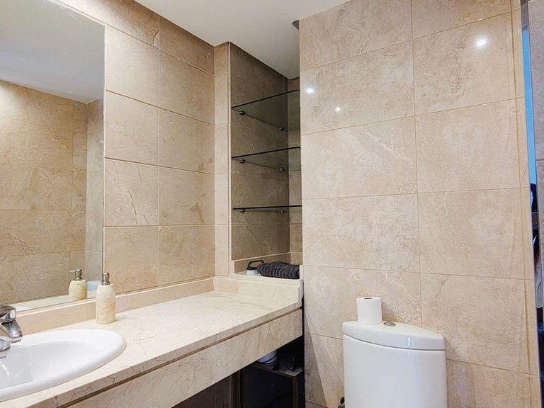 Apartment for Sale in Nueva Andalucía, Malaga 16