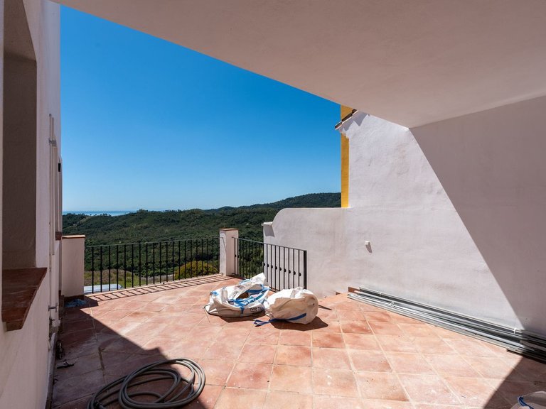 Villa for Sale in Benahavís, Malaga 10