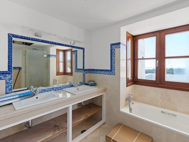 Villa for Sale in Benahavís, Malaga 17