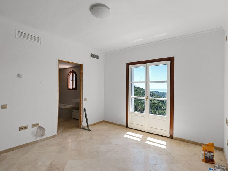 Villa for Sale in Benahavís, Malaga 24