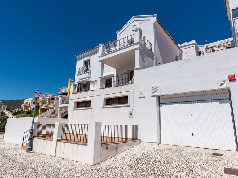 Villa for Sale in Benahavís, Malaga 31