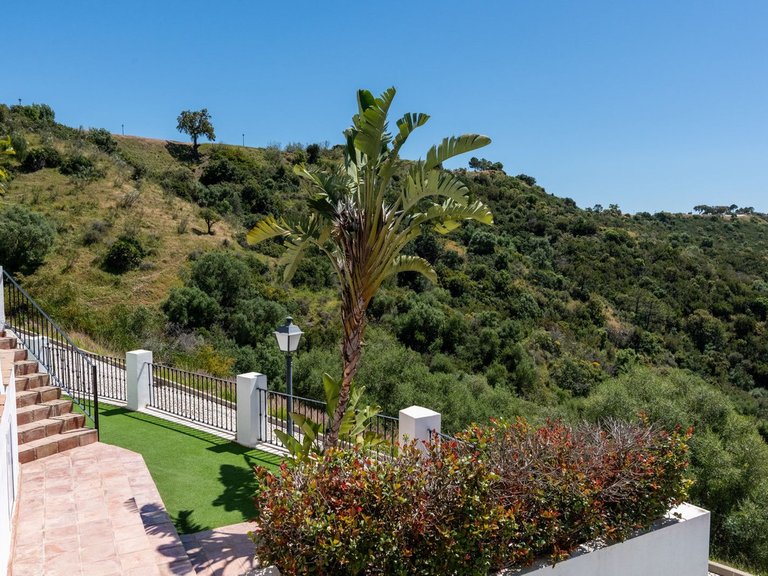 Villa for Sale in Benahavís, Malaga 32