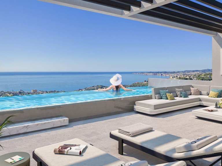 Villa for Sale in Costa del Sol Benalmadena, Malaga 3