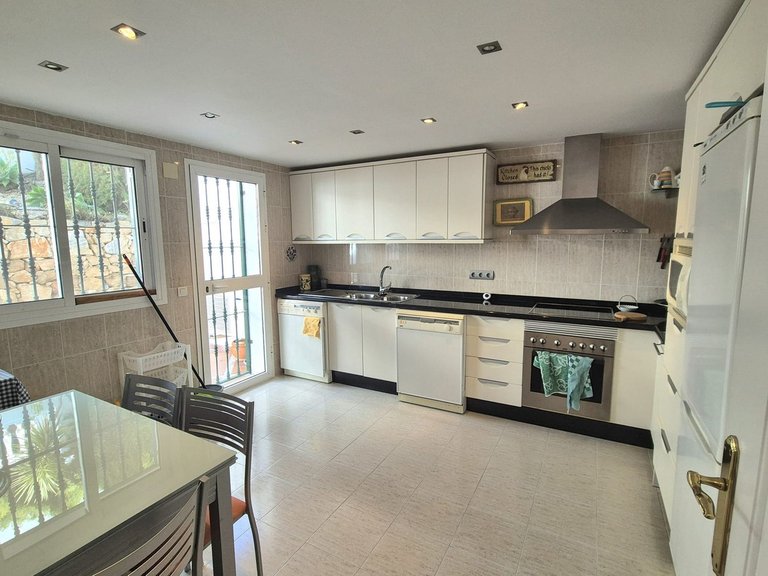Villa for Sale in Alhaurin Golf, Malaga 11