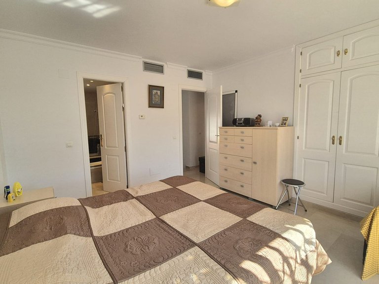 Villa for Sale in Alhaurin Golf, Malaga 16
