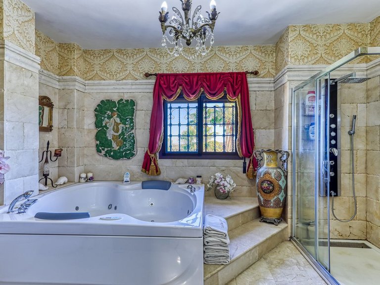 Villa for Sale in Alhaurín De La Torre, Malaga 20
