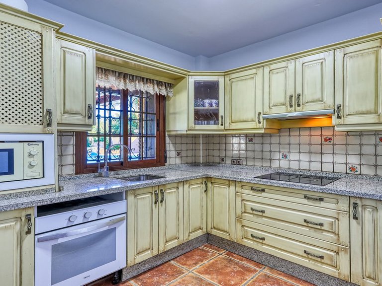 Villa for Sale in Alhaurín De La Torre, Malaga 32