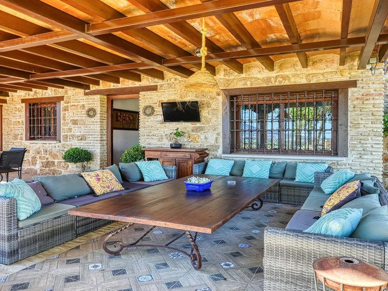 Villa for Sale in Alhaurín De La Torre, Malaga 4