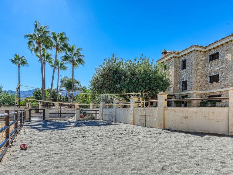 Villa for Sale in Alhaurín De La Torre, Malaga 47