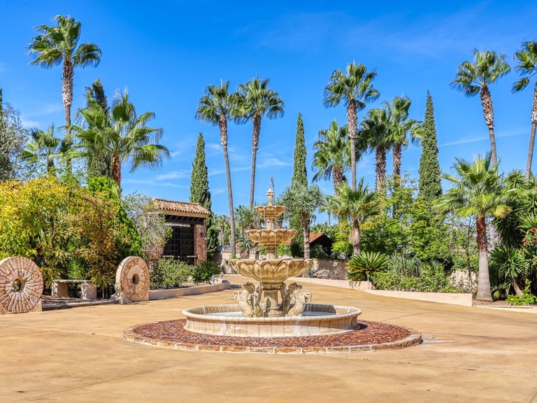 Villa for Sale in Alhaurín De La Torre, Malaga 51