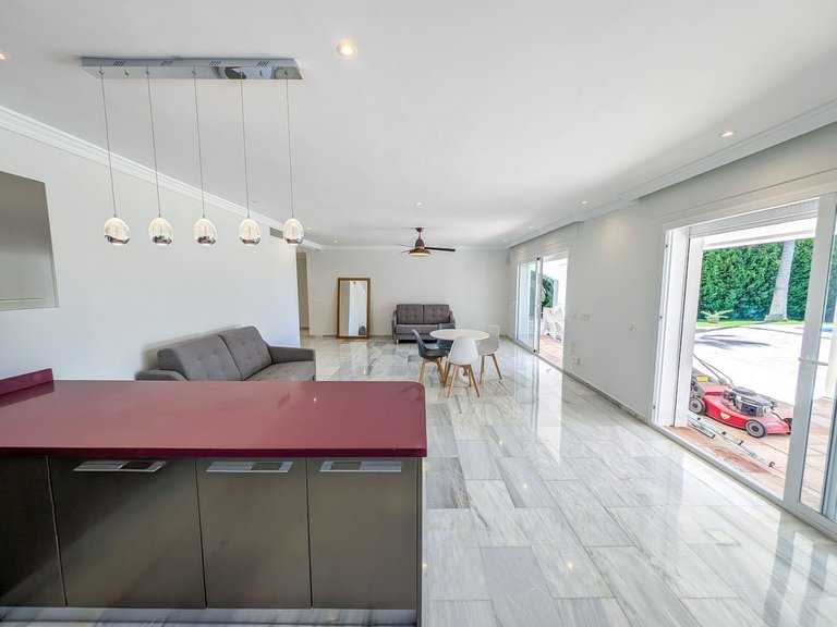 Villa for Sale in Nueva Andalucía, Malaga 13