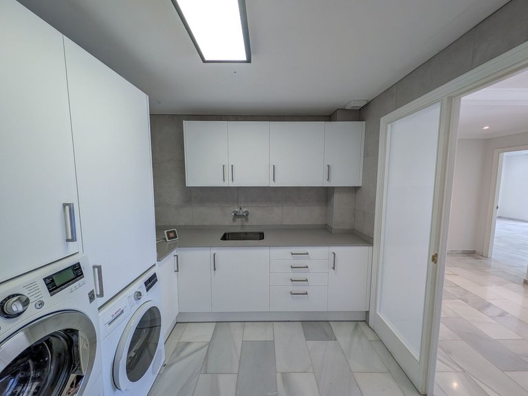 Villa for Sale in Nueva Andalucía, Malaga 16