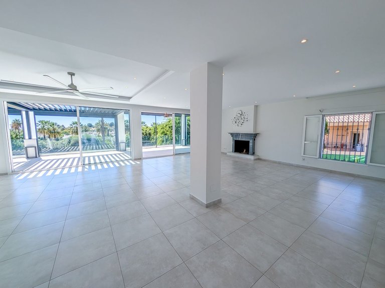 Villa for Sale in Nueva Andalucía, Malaga 25
