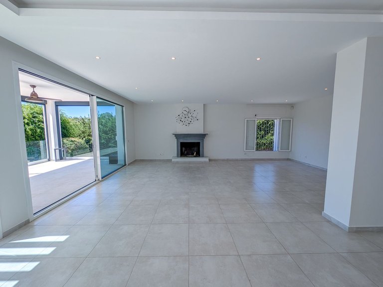 Villa for Sale in Nueva Andalucía, Malaga 26