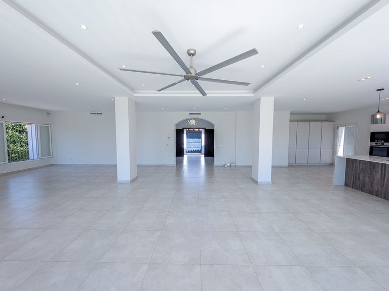 Villa for Sale in Nueva Andalucía, Malaga 27