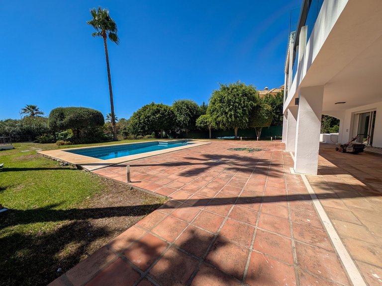 Villa for Sale in Nueva Andalucía, Malaga 3