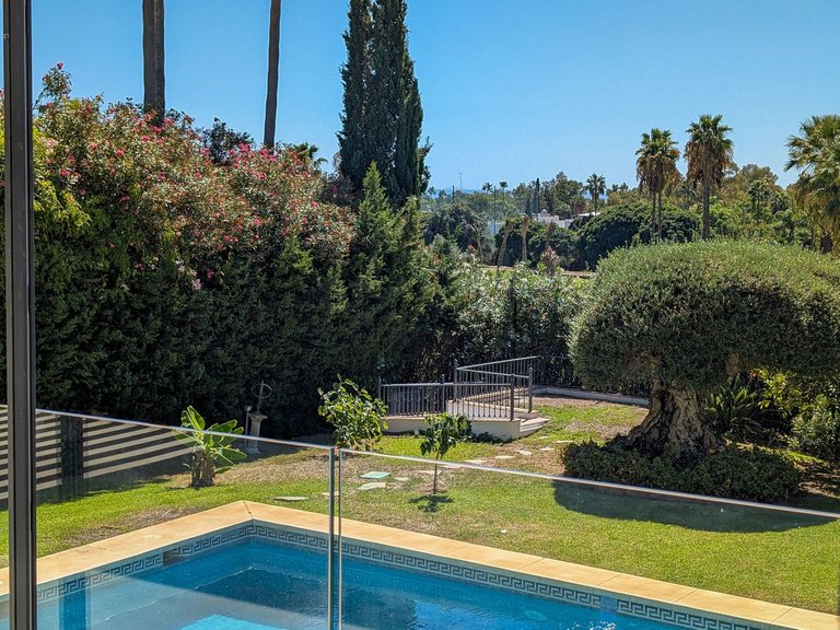 Villa for Sale in Nueva Andalucía, Malaga 32