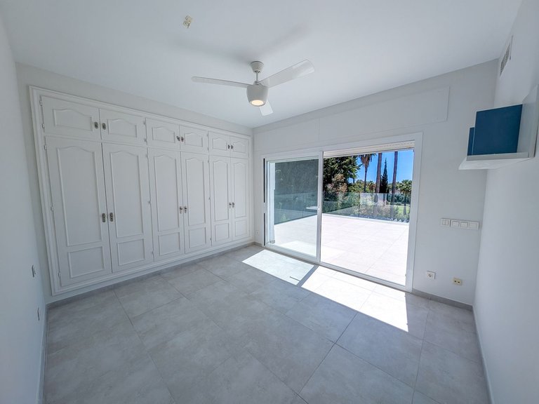 Villa for Sale in Nueva Andalucía, Malaga 37