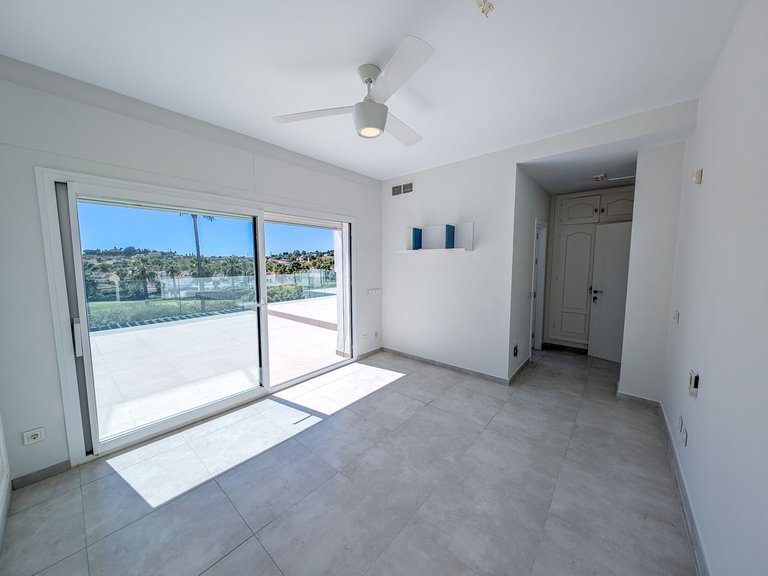 Villa for Sale in Nueva Andalucía, Malaga 38