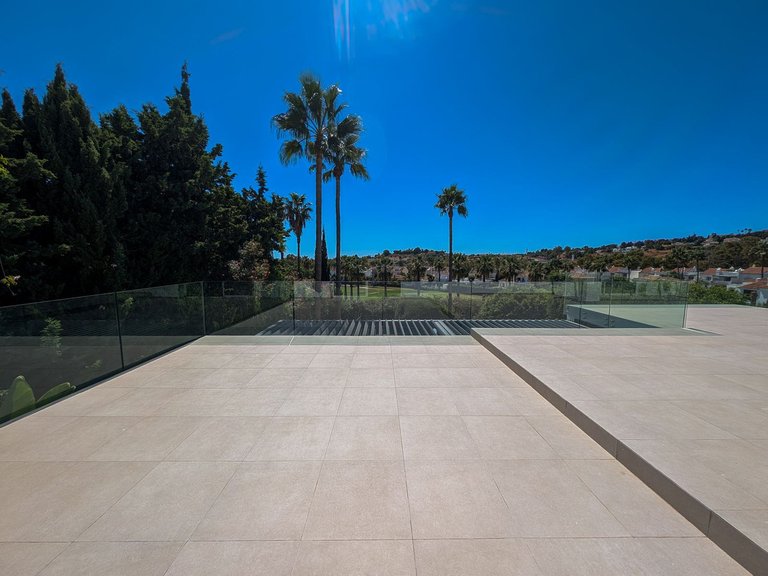 Villa for Sale in Nueva Andalucía, Malaga 39