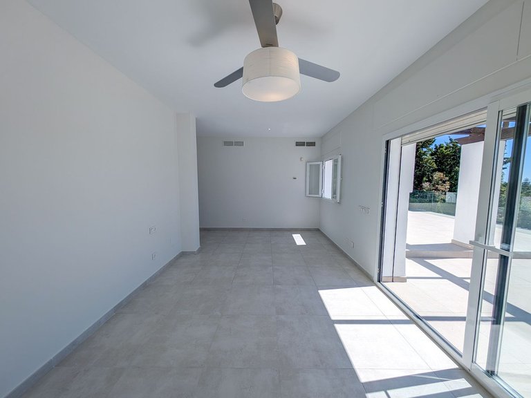 Villa for Sale in Nueva Andalucía, Malaga 44