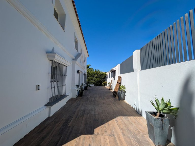 Villa for Sale in Nueva Andalucía, Malaga 50