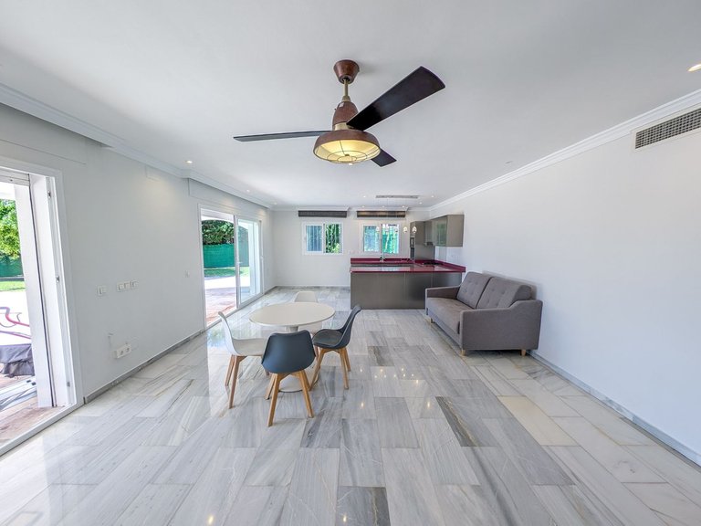 Villa for Sale in Nueva Andalucía, Malaga 6
