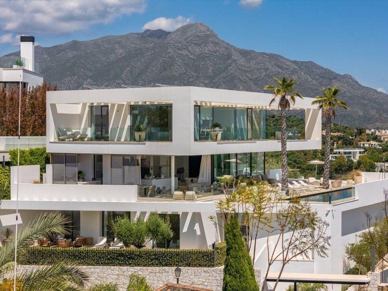Villa for Sale in Benahavís, Malaga 1