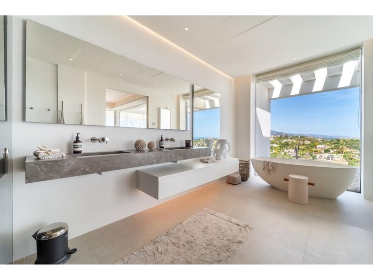 Villa for Sale in Benahavís, Malaga 10