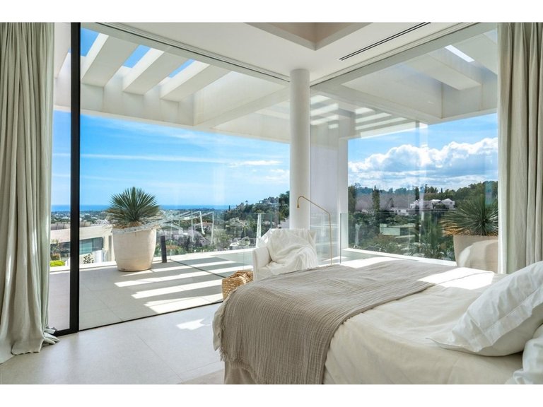 Villa for Sale in Benahavís, Malaga 11