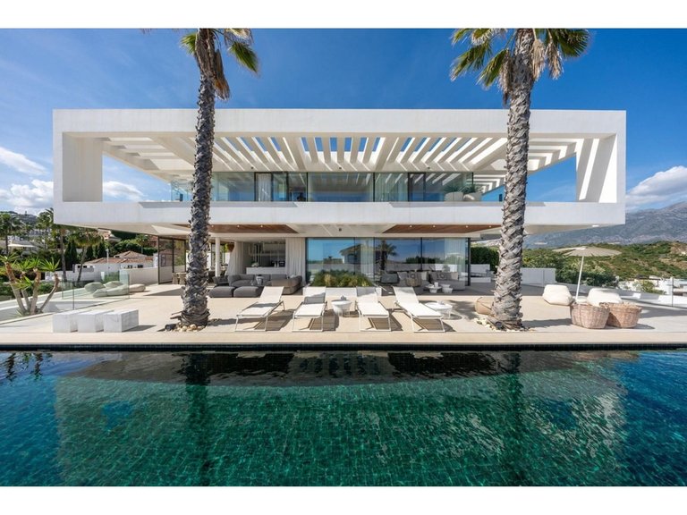 Villa for Sale in Benahavís, Malaga 2