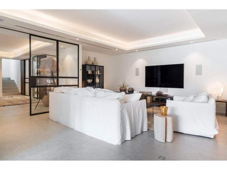 Villa for Sale in Benahavís, Malaga 21