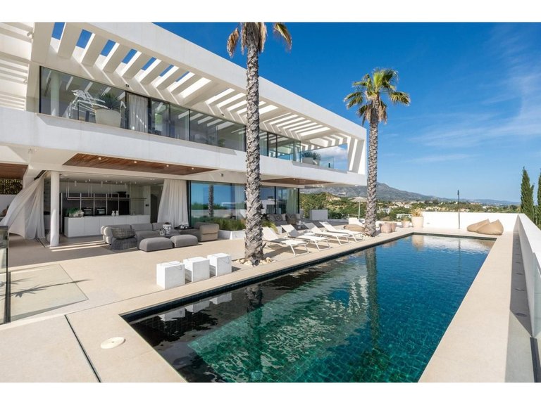 Villa for Sale in Benahavís, Malaga 26