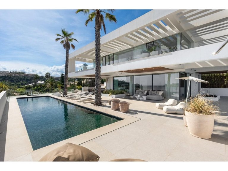 Villa for Sale in Benahavís, Malaga 27