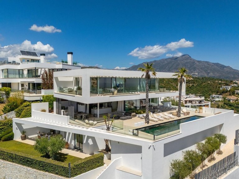 Villa for Sale in Benahavís, Malaga 3