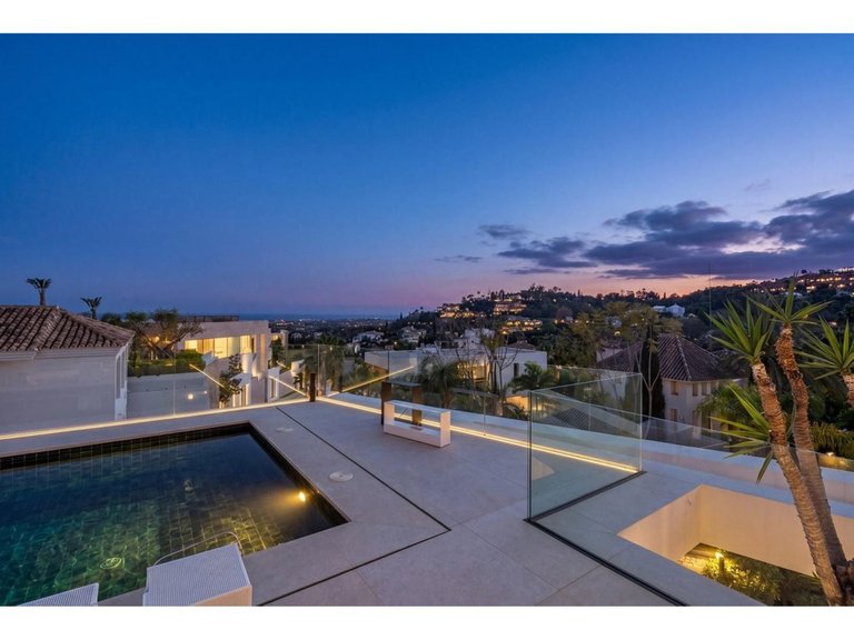 Villa for Sale in Benahavís, Malaga 30