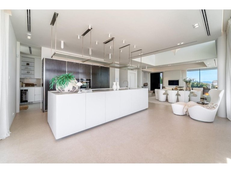 Villa for Sale in Benahavís, Malaga 8