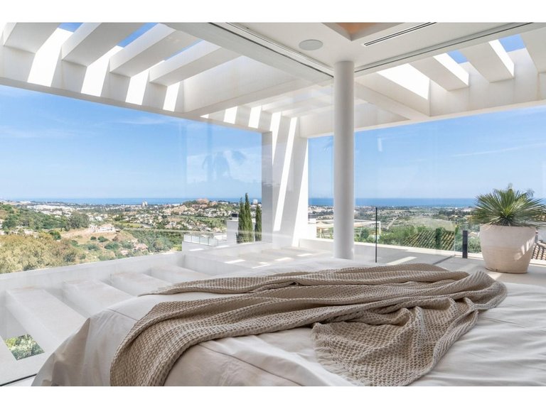 Villa for Sale in Benahavís, Malaga 9