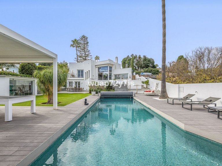 Villa for Sale in Guadalmina Alta, Malaga 1