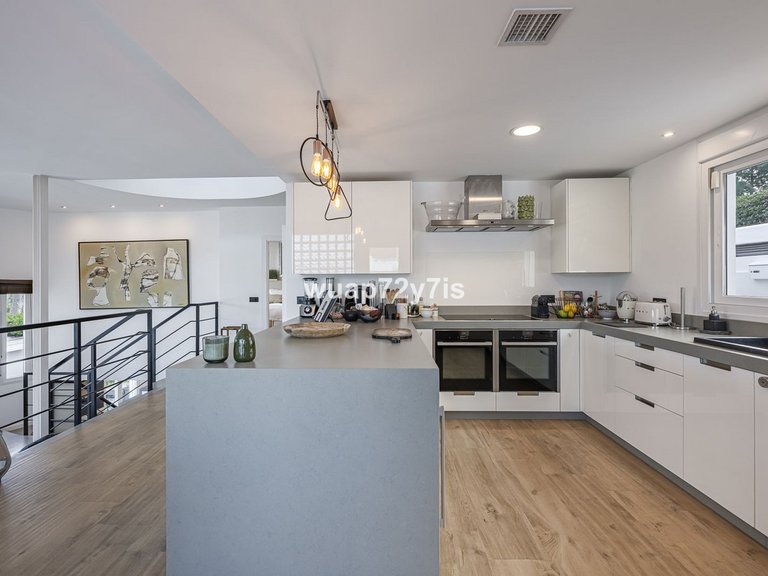 Villa for Sale in Guadalmina Alta, Malaga 16