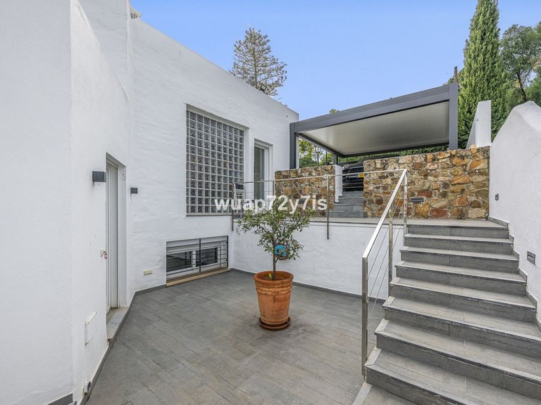 Villa for Sale in Guadalmina Alta, Malaga 39