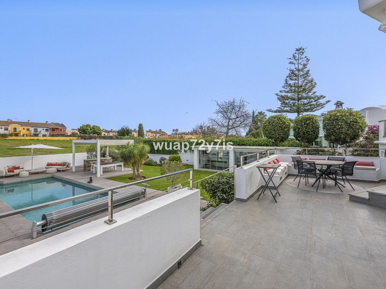 Villa for Sale in Guadalmina Alta, Malaga 44