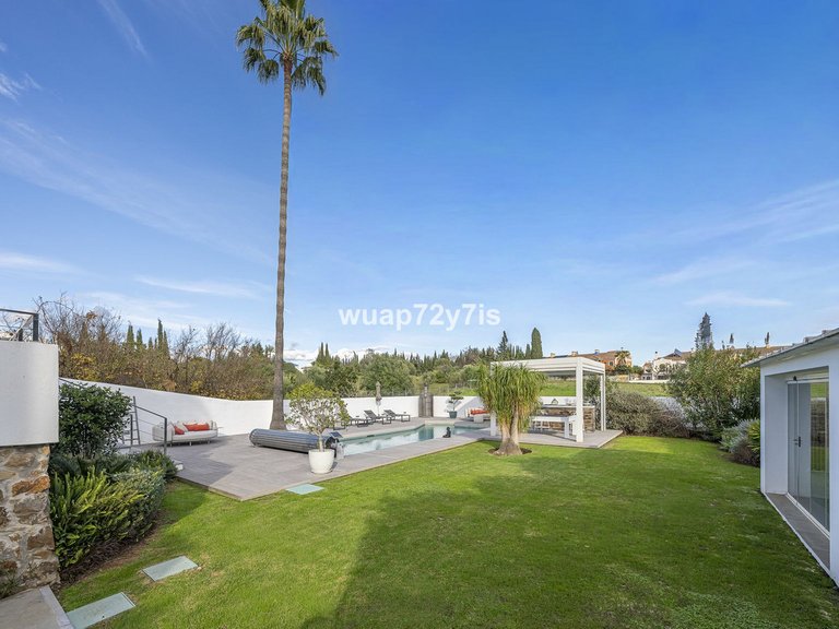 Villa for Sale in Guadalmina Alta, Malaga 51