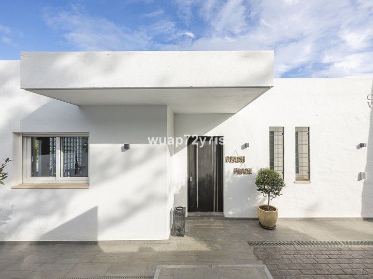Villa for Sale in Guadalmina Alta, Malaga 54