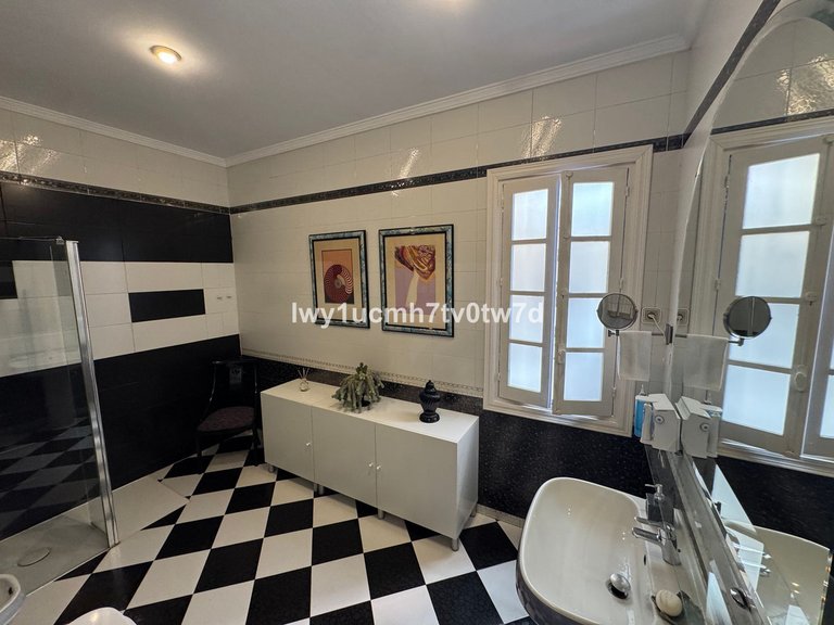 Villa for Sale in Malagueta, Malaga 2