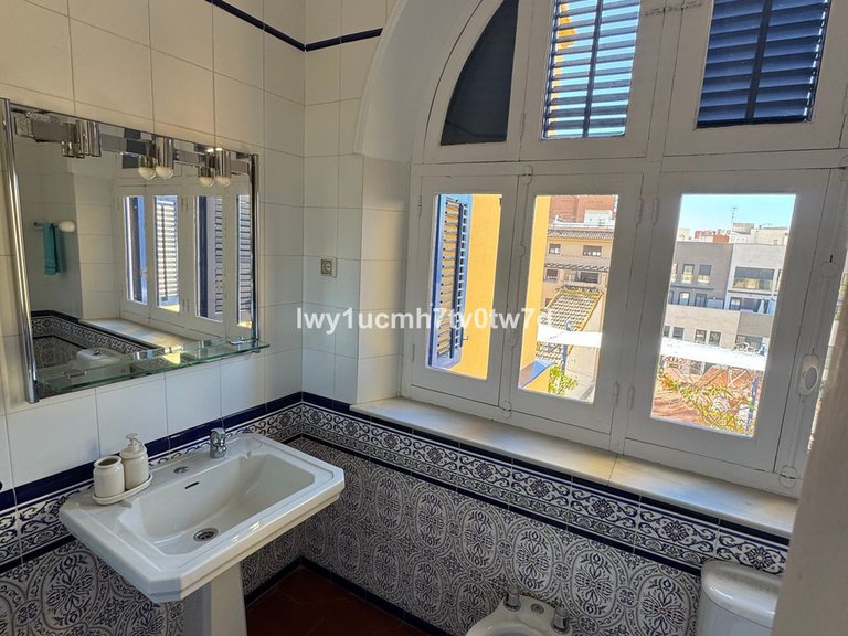 Villa for Sale in Malagueta, Malaga 5