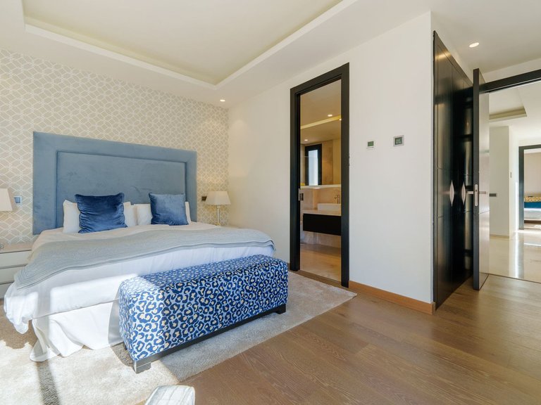 Villa for Sale in Nueva Andalucía, Malaga 12