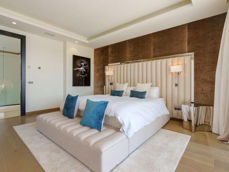 Villa for Sale in Nueva Andalucía, Malaga 15